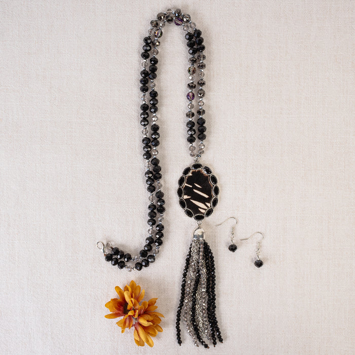 92024 - Animal Print Beaded Tassel Necklace - Black