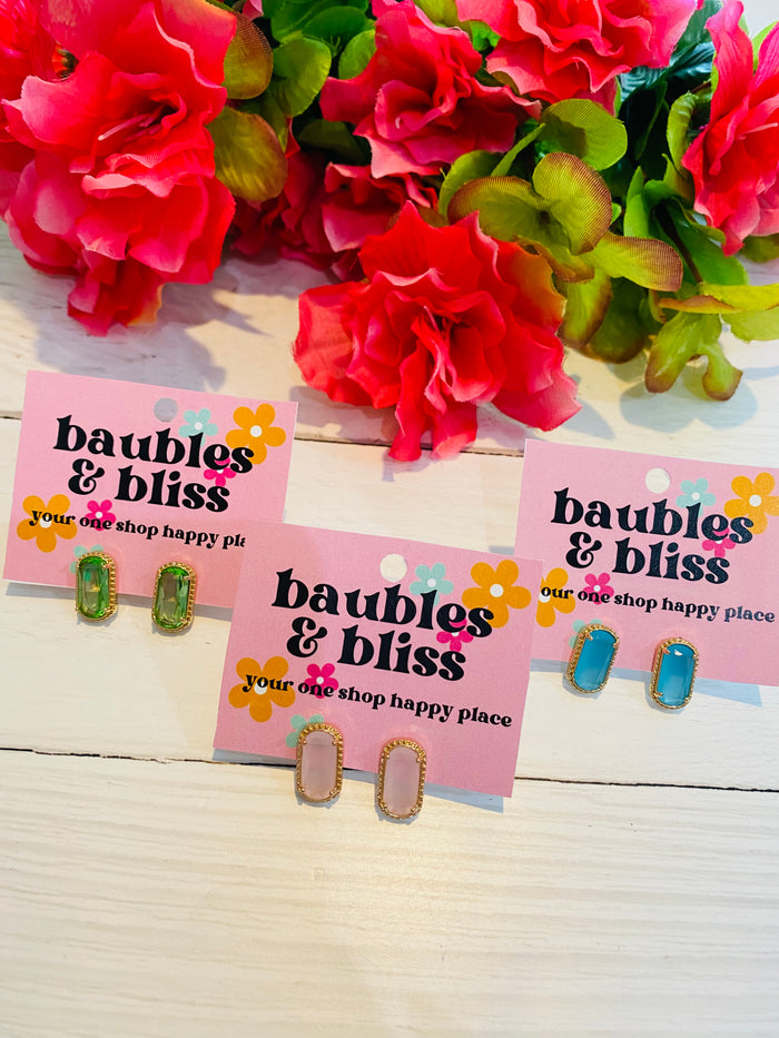So Chic Mini Hexagon Stud Earrings