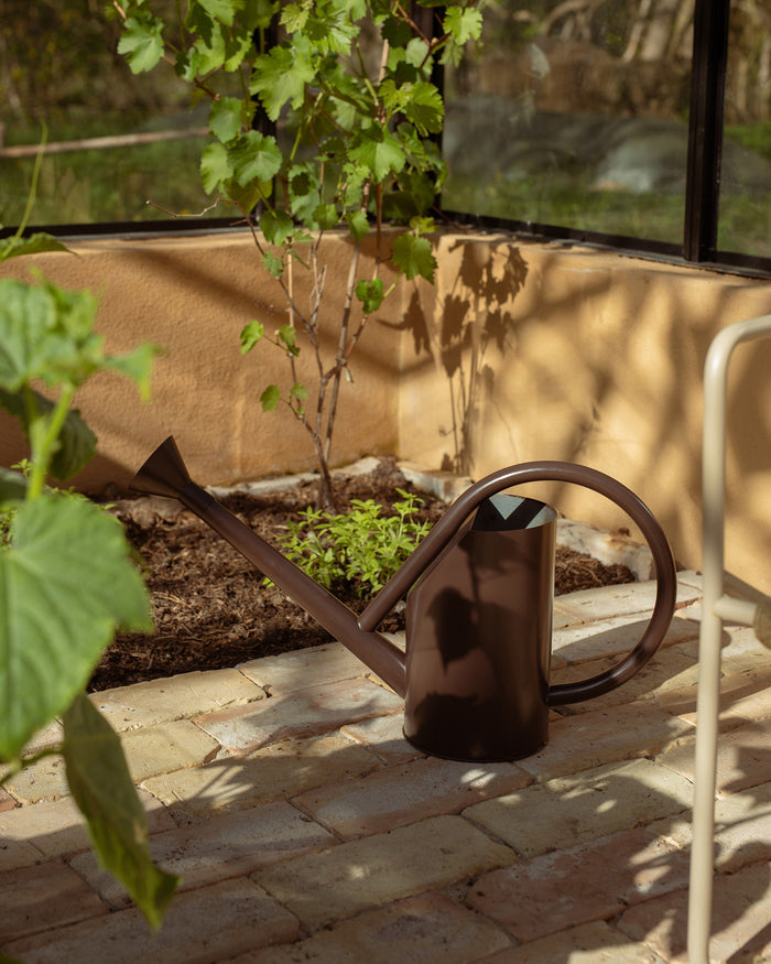 Antila Watering Can - Dark Chocolate