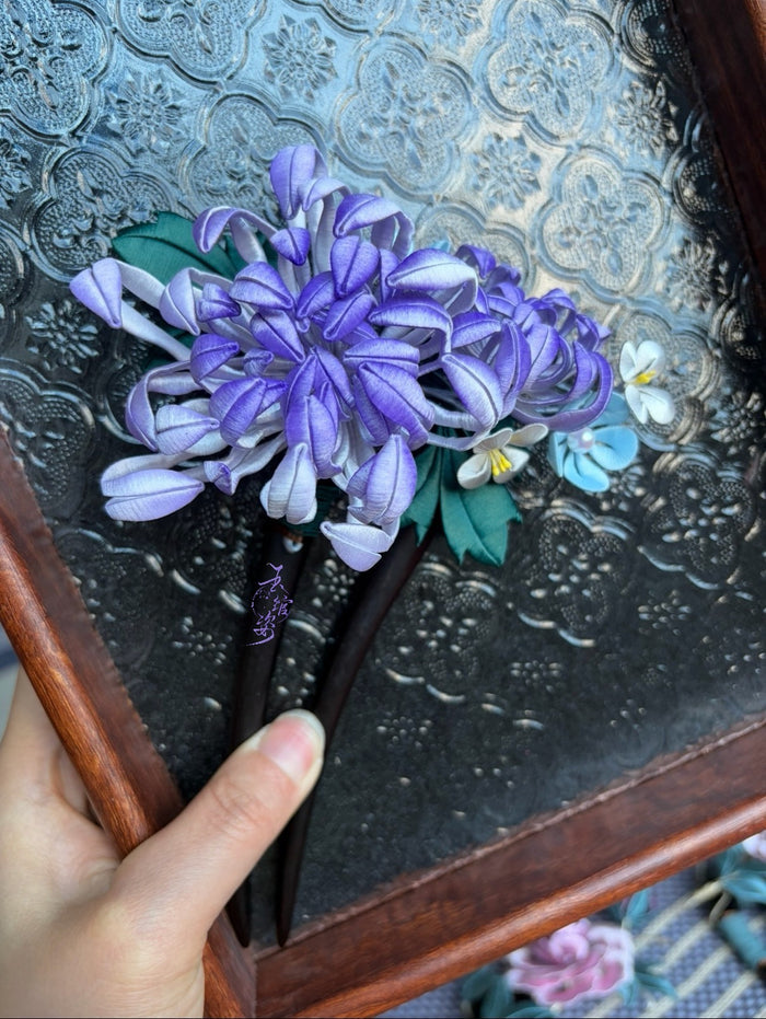 A handmade chanhua 3D purple chrysanthemum hairpin with blue and white flowers-3