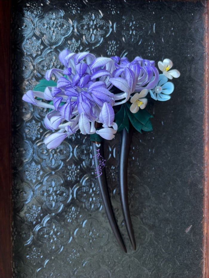 A handmade chanhua 3D purple chrysanthemum hairpin with blue and white flowers-5