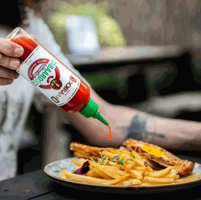 Rooibaard Tabaardsco Rooi Sauce 250ml medium-spiced red chili sauce in squeeze bottle