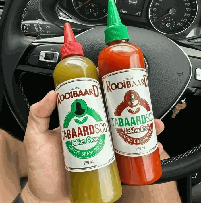 Rooibaard Tabaardsco Rooi Sauce 250ml medium spiced red chili sauce in squeeze bottle