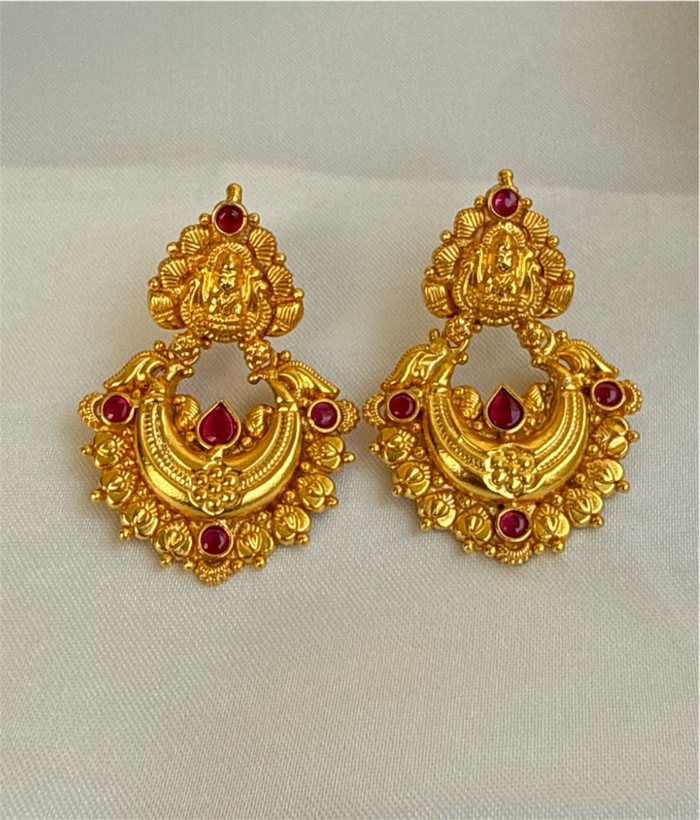 The Jashvi Silver Chandbali Earrings