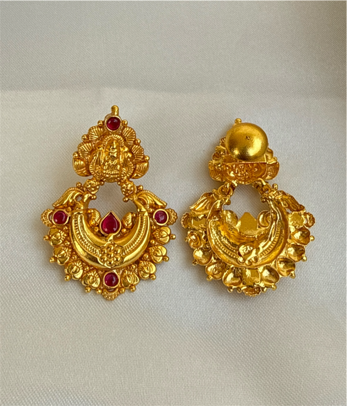 The Jashvi Silver Chandbali Earrings