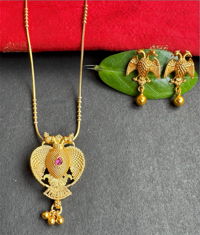 The Yashvi Silver Gandaberunda Pendant & Earrings (Pearl)