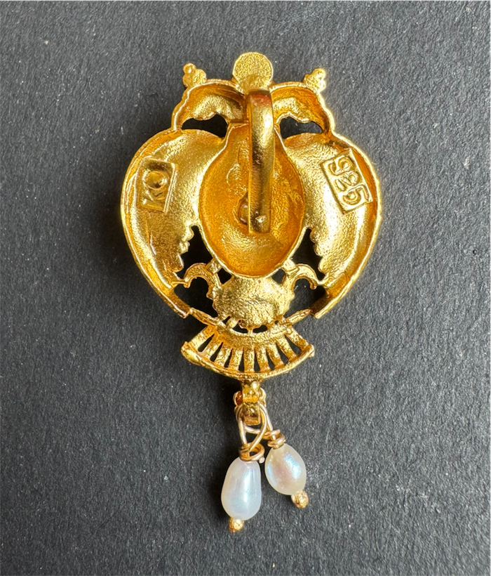 The Yashvi Silver Gandaberunda Pendant & Earrings (Pearl)
