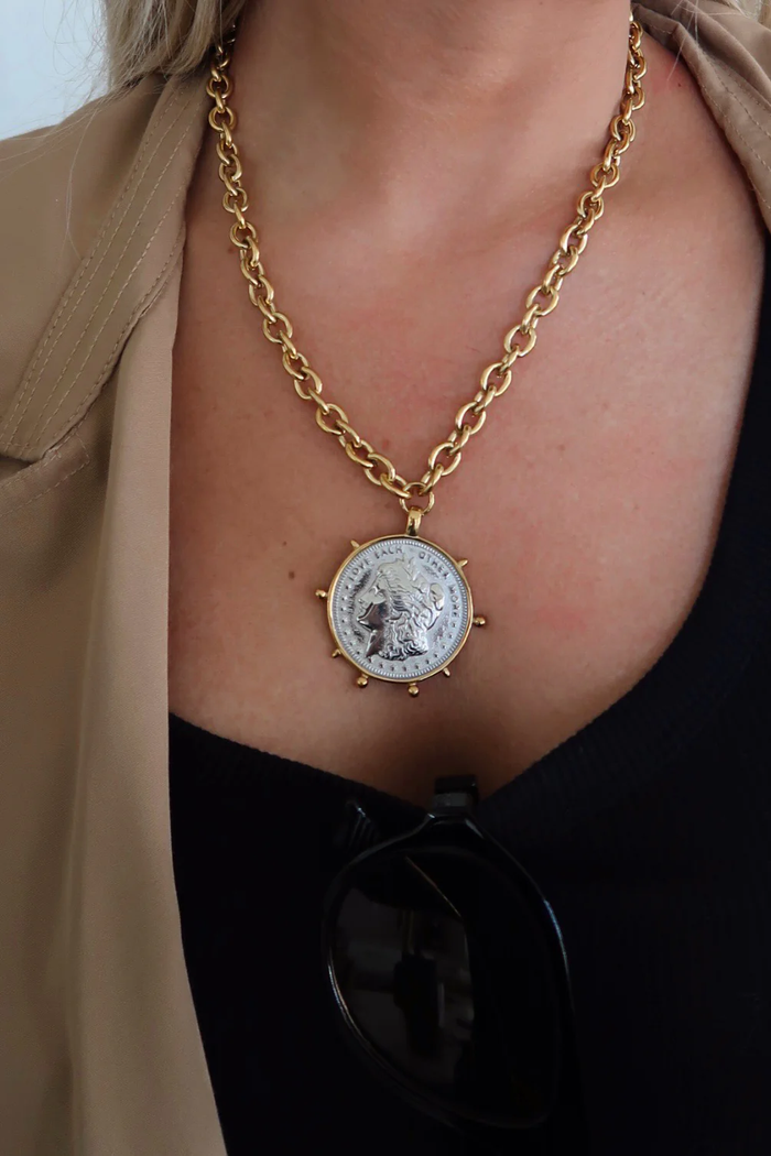 Two Toned Coin Chansutt Pearls Necklace