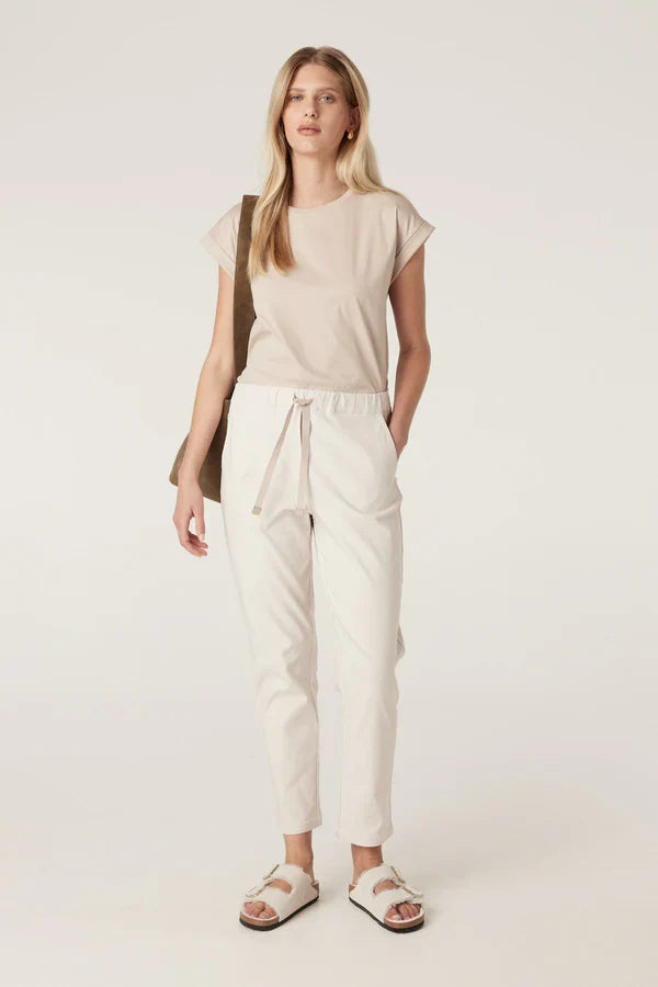 ZOE JOGGER | Parchment - Darling & Domain