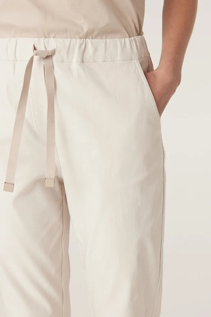 ZOE JOGGER | Parchment - Darling & Domain