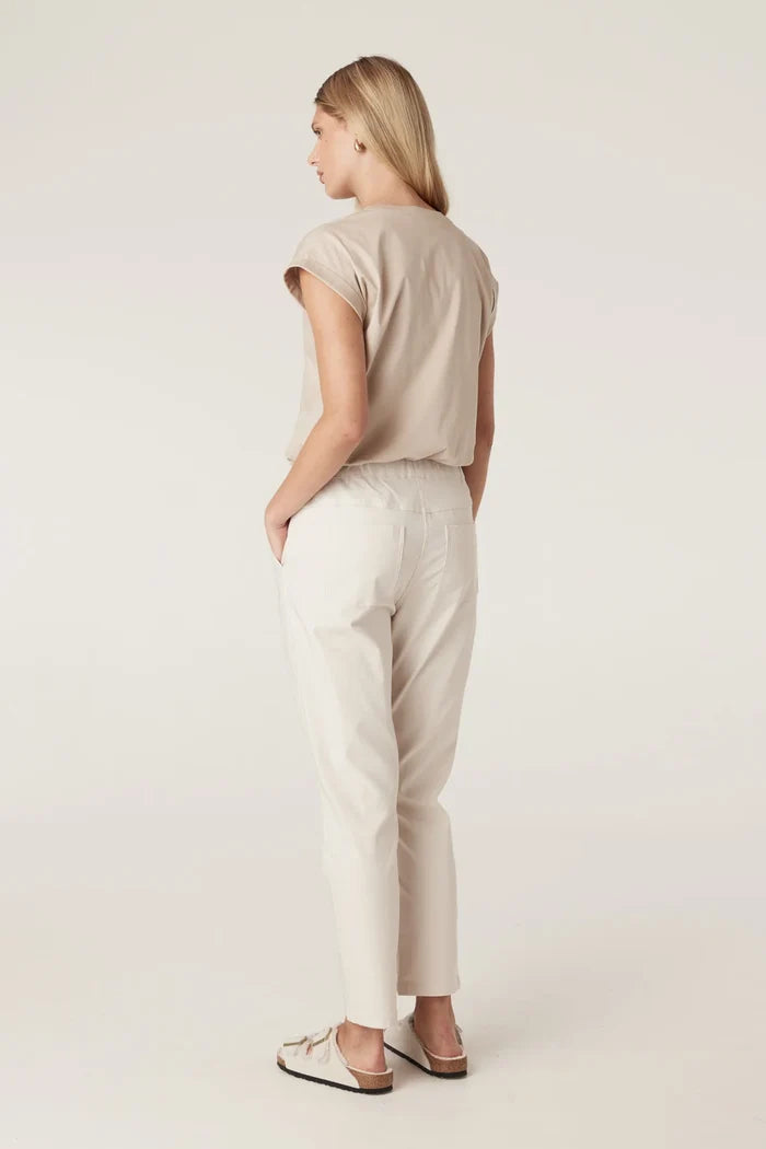 ZOE JOGGER | Parchment - Darling & Domain